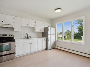 3207 Johnson Ave NW #2, Cedar Rapids, IA 52405