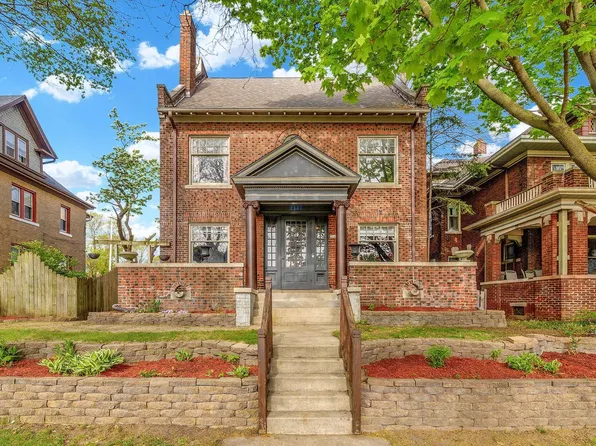 2167 South Layton BOULEVARD, Milwaukee, WI 53215