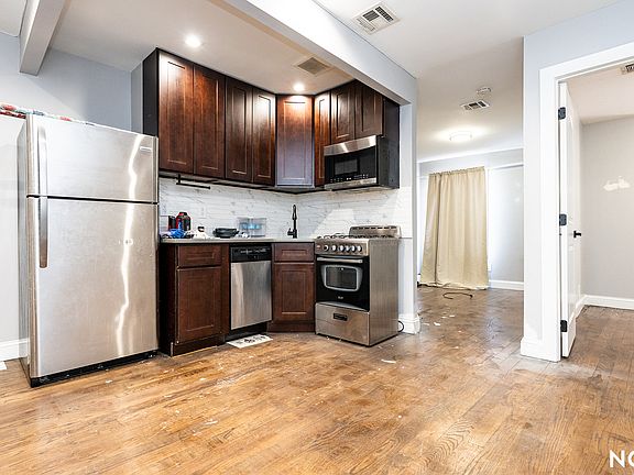 2nd image of 1889 Eastern Pkwy #1