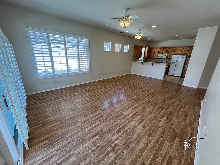 525 Brooklawn Dr — Photo 45