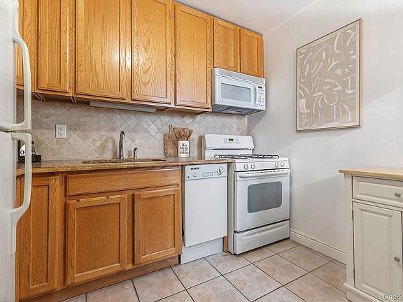 5th image of 5621 Netherland Avenue #6B