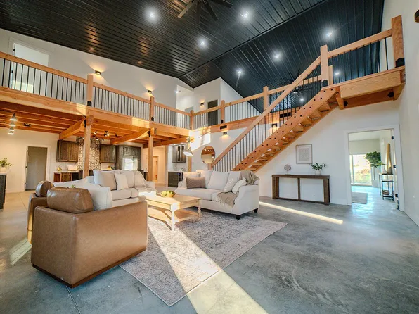 8200 Winchester Southern Rd SW, Stoutsville, OH 43154