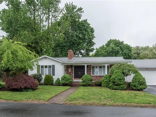 36 Loomis St, Cranston, RI 02920