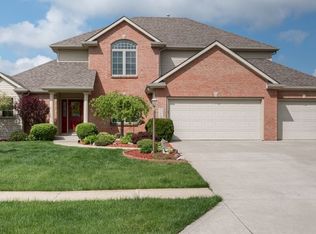 11613 Island Cove Dr, Fort Wayne, IN 46845