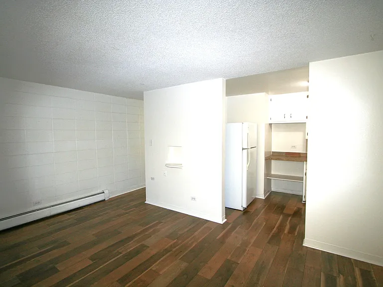 1878 Vine St #204 — Photo 3