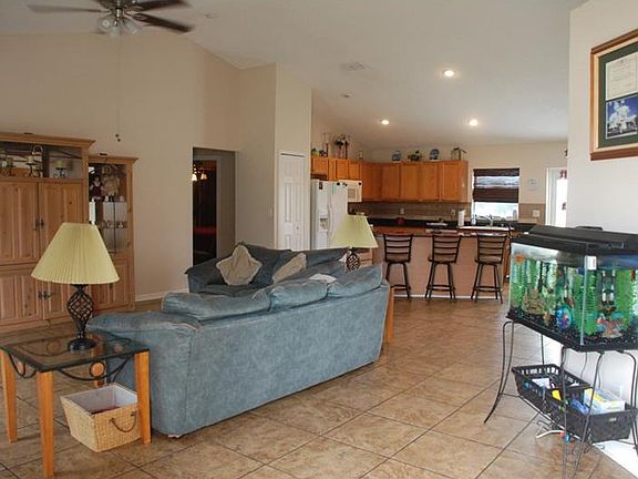 2nd image of 1126 Peregrine St