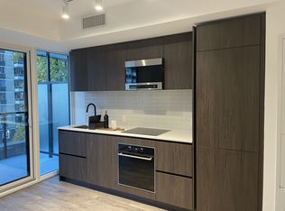 127 Broadway Ave #404, Toronto, ON M4P1V2