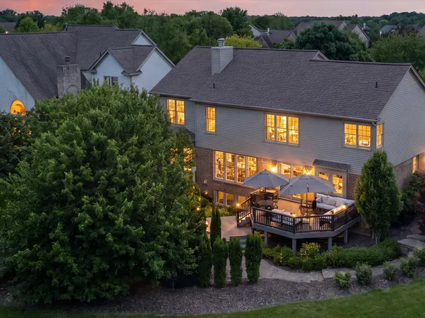 1749 Mountain Ash Dr, West Bloomfield, MI 48324