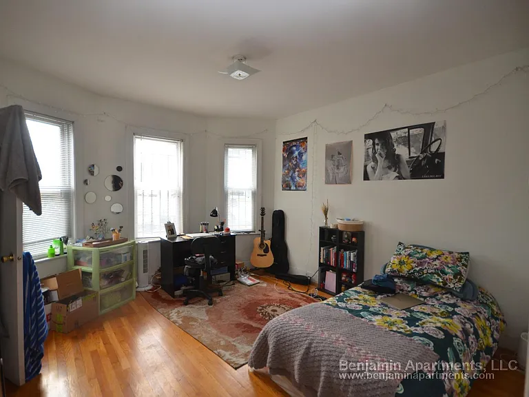 530 Cambridge St #4 — Photo 1