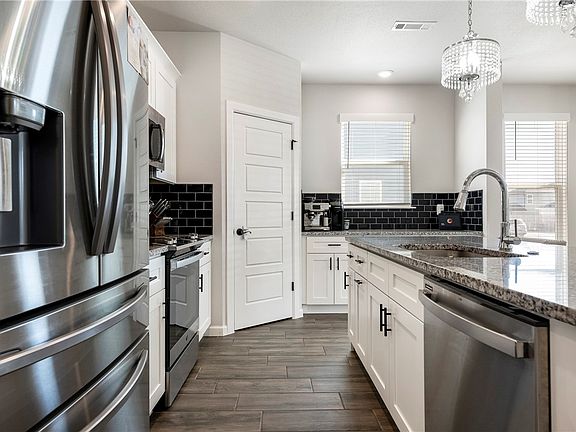 5th image of 1709 Whitney Ln