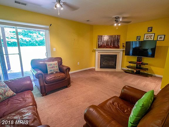 5th image of 204 Blossom Ln