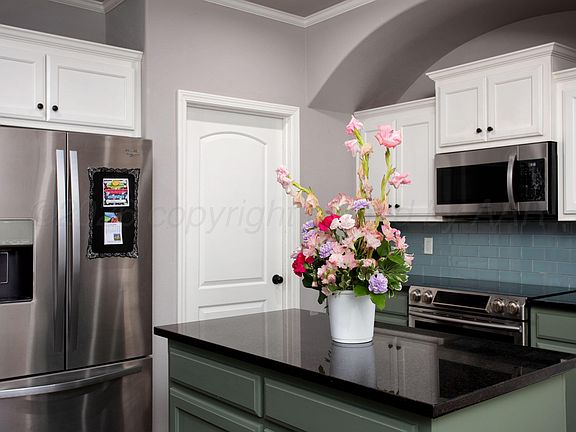 5th image of 9605 Asher Ave