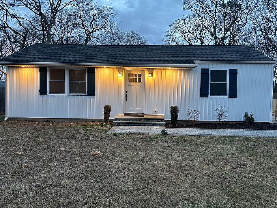1st image of 577 Spruce Ave
