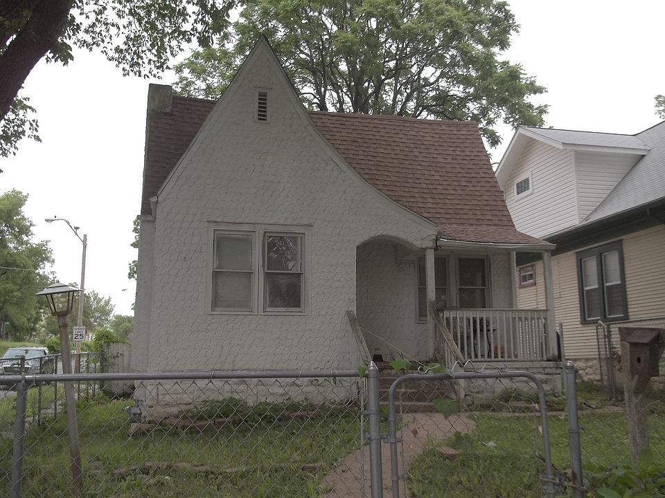 1st image of 2900 E 33rd St