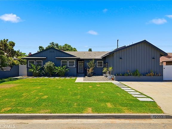 3rd image of 12292 Bluebell Ave