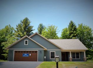 641 Windcrest Dr, Marquette, MI 49855