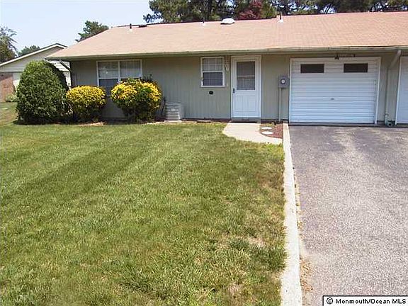 2nd image of 23B Edinburgh Ln Unit B