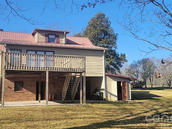 3rd image of 2604 Country Acres Pl