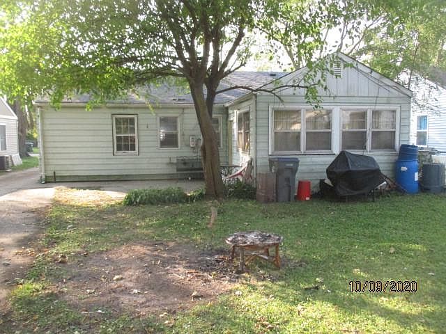 2nd image of 1704 Lyons Ct