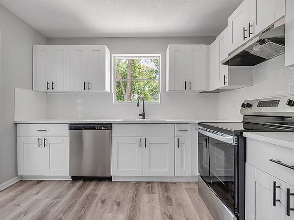 4th image of 2321 Yorkshire Dr
