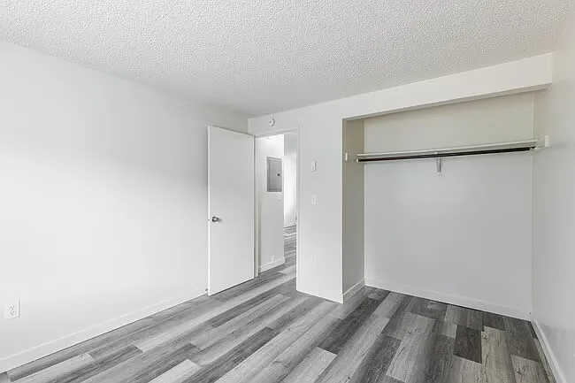 Charbern Apartments — Photo 54