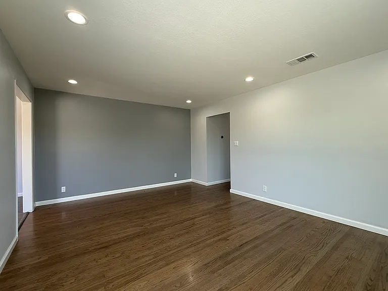 5376 Selma Ave — Photo 18