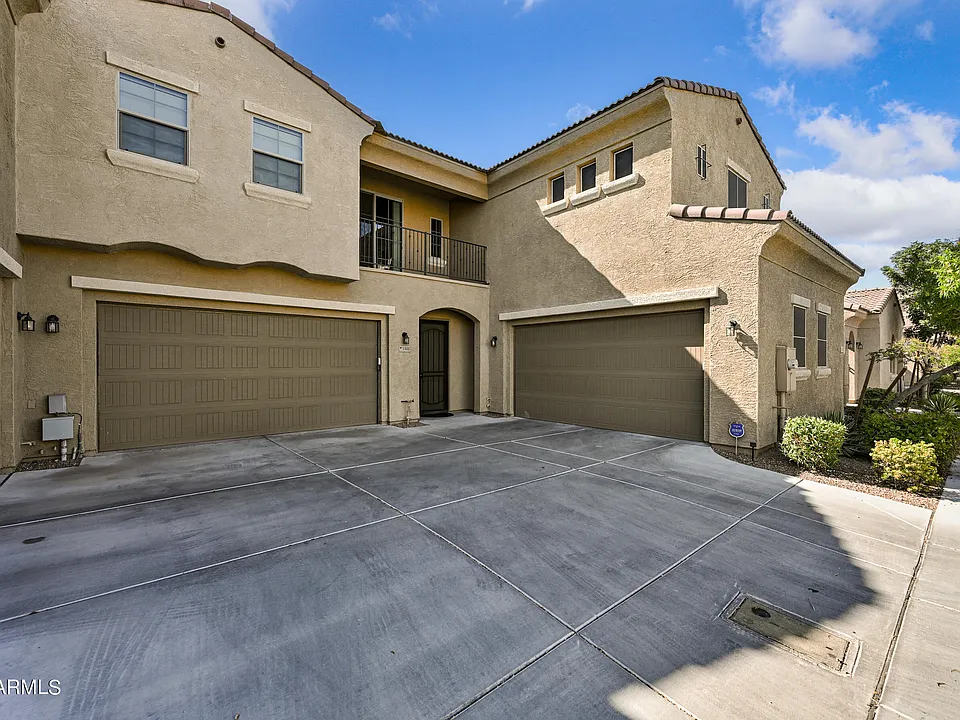 1367 S Country Club Dr #1101