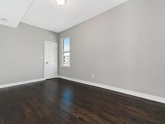 4th image of 3936 N Sacramento Ave