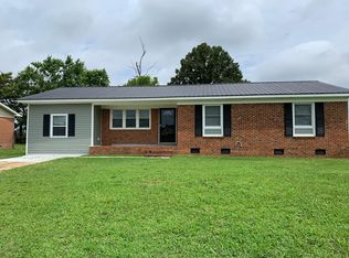 4704 Alamance Rd, Fayetteville, NC 28304