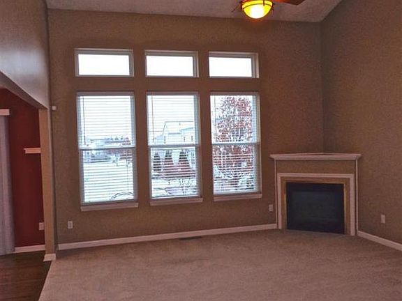 5th image of 301 Windham Ct