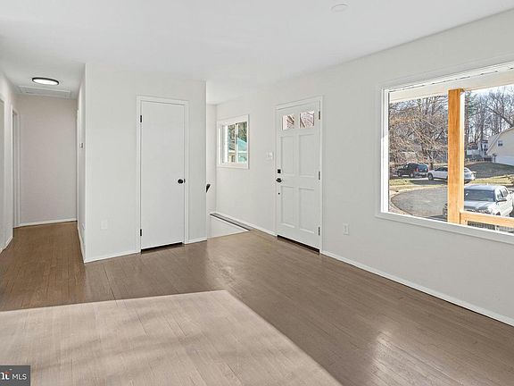 4th image of 4508 Hanover Ct