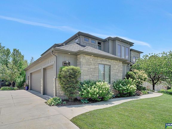 2nd image of 9515 Cotswold Ln