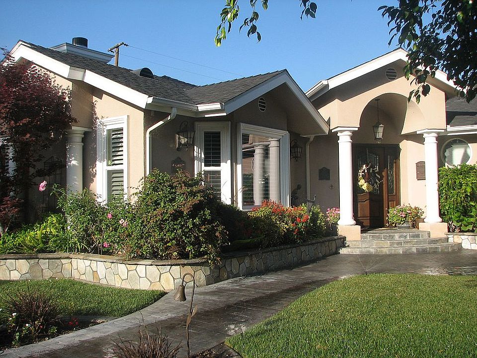 1st image of 15105 Tacuba Dr