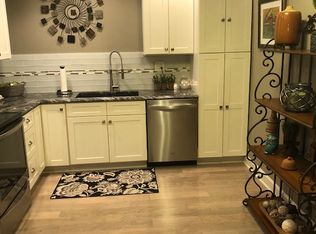 1800 Manor House Dr #104-8, Meadowview Estates, KY 40220