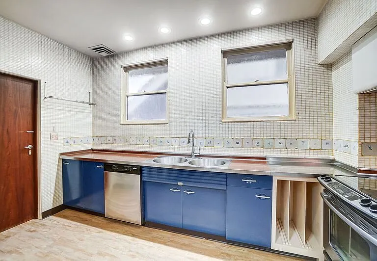 2881 Observatory Ave #2 — Photo 25