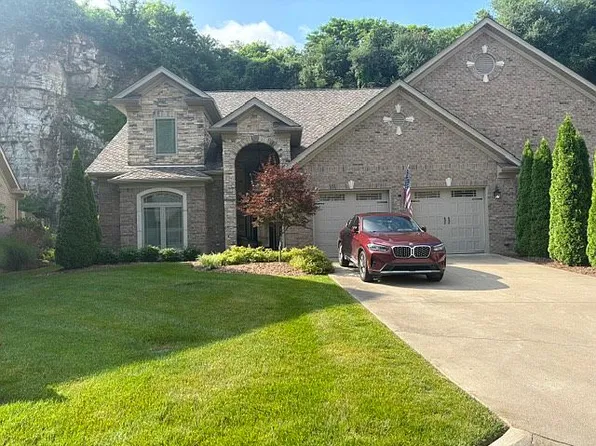 8038 Lakeside Quarry Dr, Jeffersonville, IN 47130