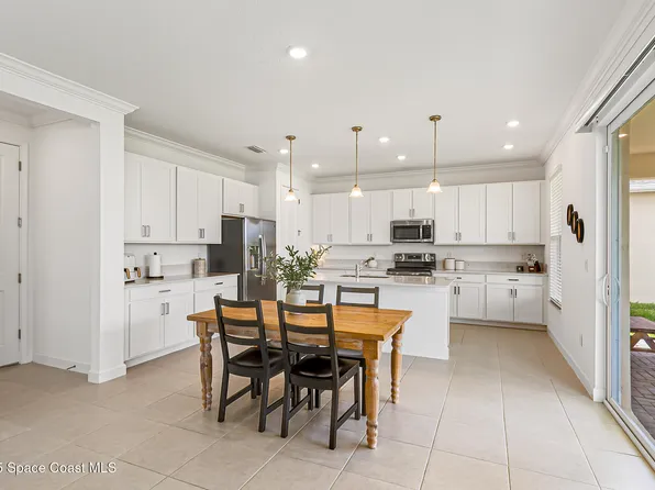 743 Veridian Cir NW, Palm Bay, FL 32907