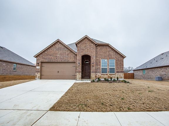 4th image of 123 Lakeview Cir