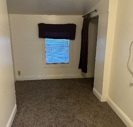 4th image of 1425 Cherry Ave #3