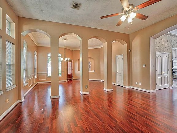 Laminate Floors throughout the Family Room & Formal Dining Room