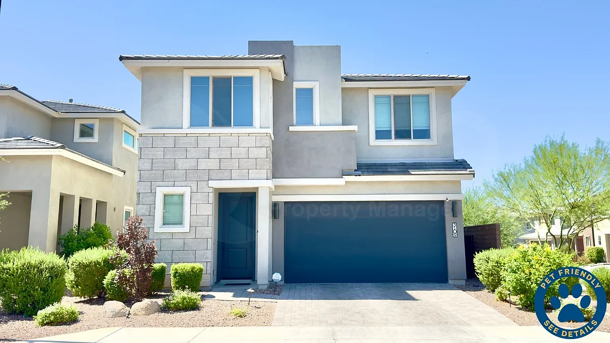 4 bed, 2.5 bath, 2464 sqft, $3,800 — Photo 1