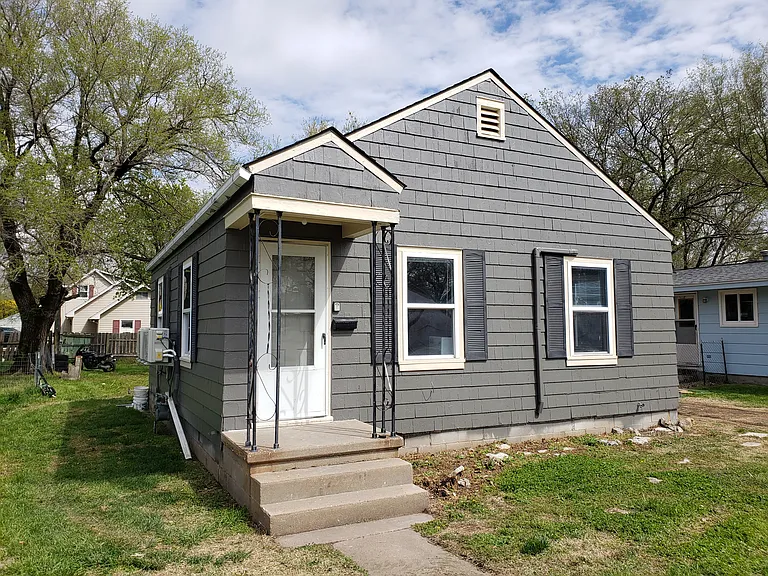 328 Residence St — Photo 11