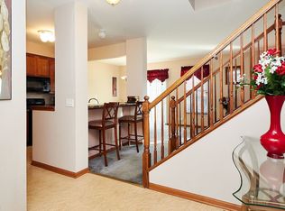 1989 W Cobblestone Rd #1989, Romeoville, IL 60446