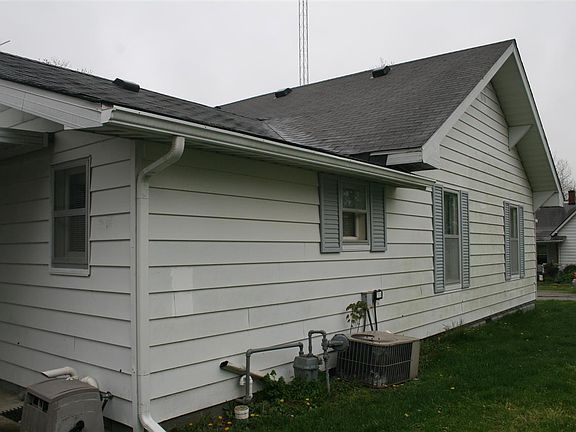 4th image of 319 N Myra St