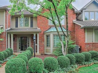 439 Conway Meadows Dr, Chesterfield, MO 63017