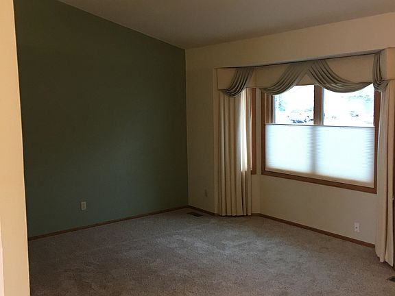 3rd image of 8942 Woodhall Cir N