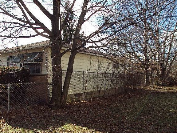 3rd image of 3998 E 150th St