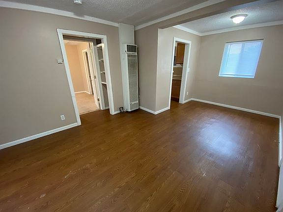 5th image of 32468 Lenawee St