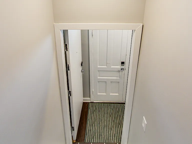 1519 W Henderson St #CH2 — Photo 30