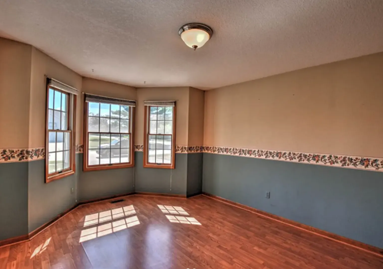 4 Bedroom, 3,5 Bath home in Maroa Forsyth School District! — Photo 4